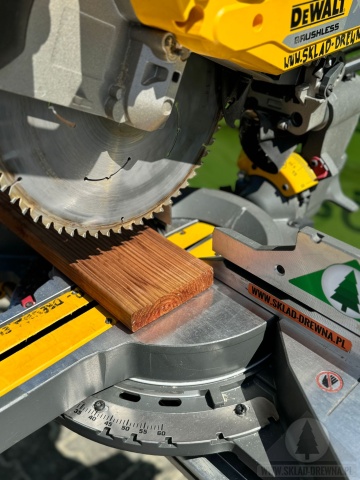 Deska Tarasowa Ryflowana z Sosny Skandynawskiej Impregnowanej Ciśnieniowo 28x120 mm